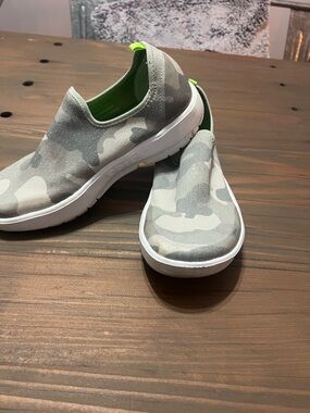 OOFOS Camo Slip-On